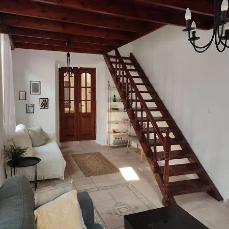 Old Town Maisonette بيت للعطل