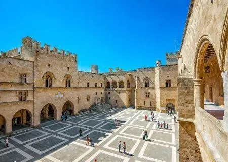 別荘 Old Town Maisonette *